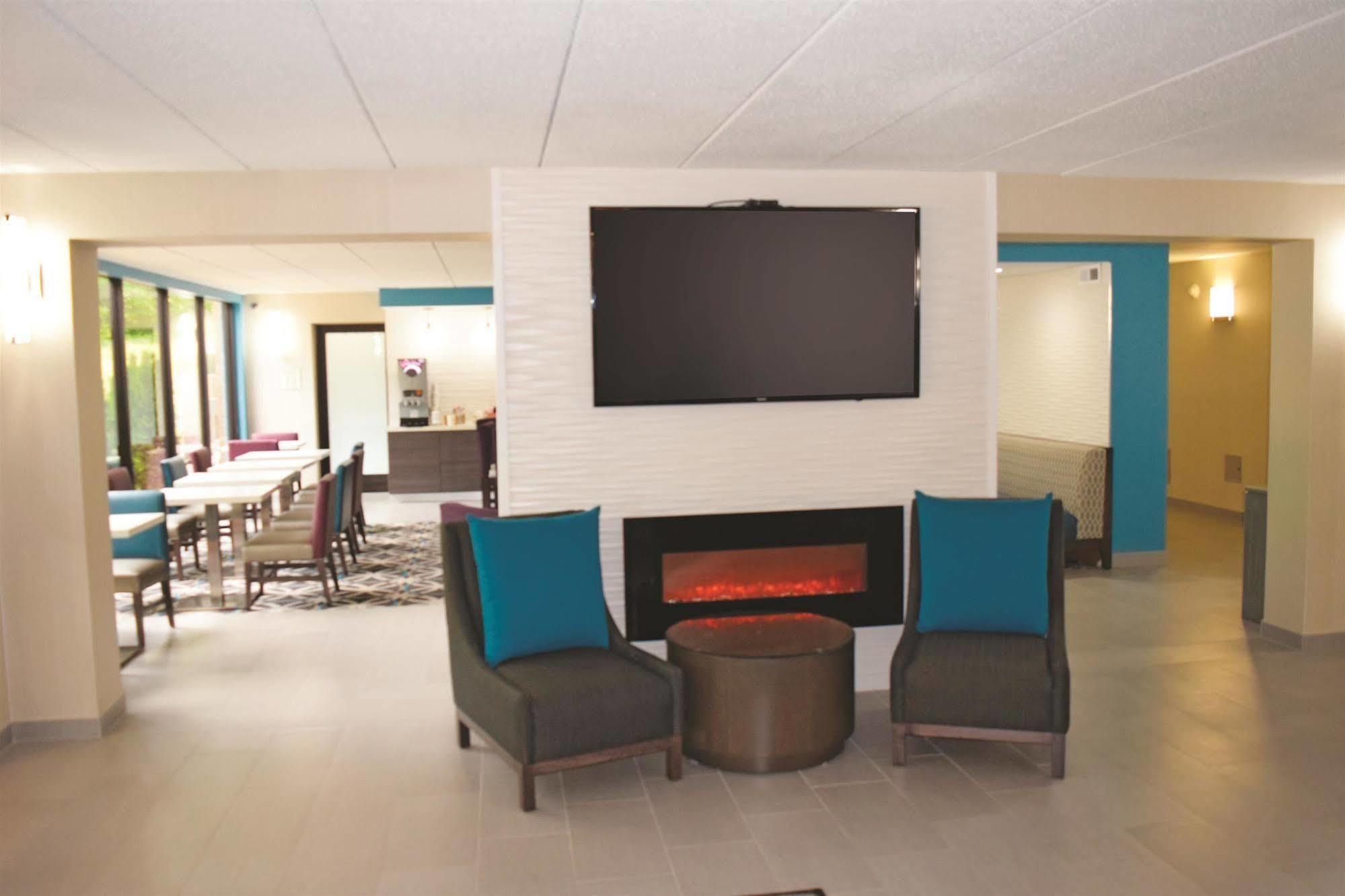 La Quinta By Wyndham Sturbridge Otel Dış mekan fotoğraf